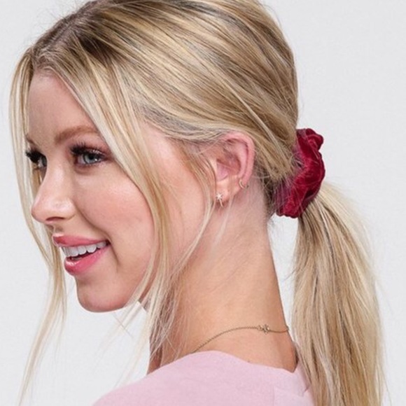 Cute corduroy scrunchies - Picture 7 of 7